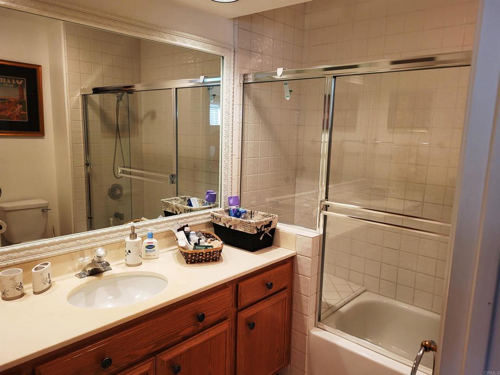 1879 Fox Bridge Court Fallbrook, CA 92028 - Photo 19 of 21 First floor full bath.