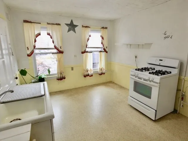 $690,000 | 17 Snell Street, Brockton, MA 02301