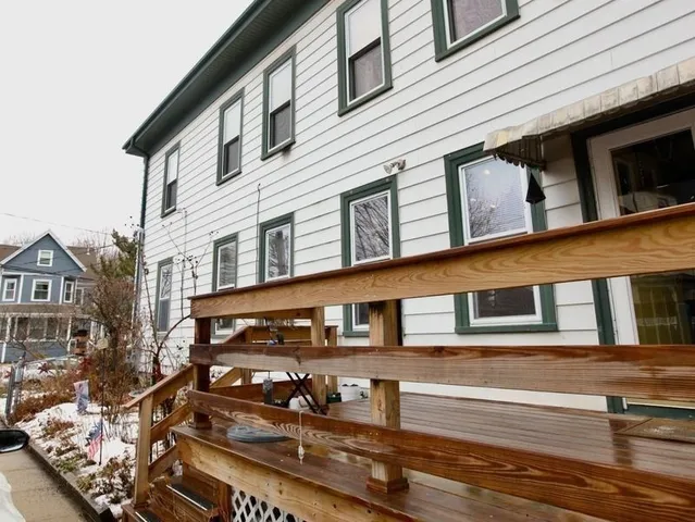 a outdoor view with sitting space