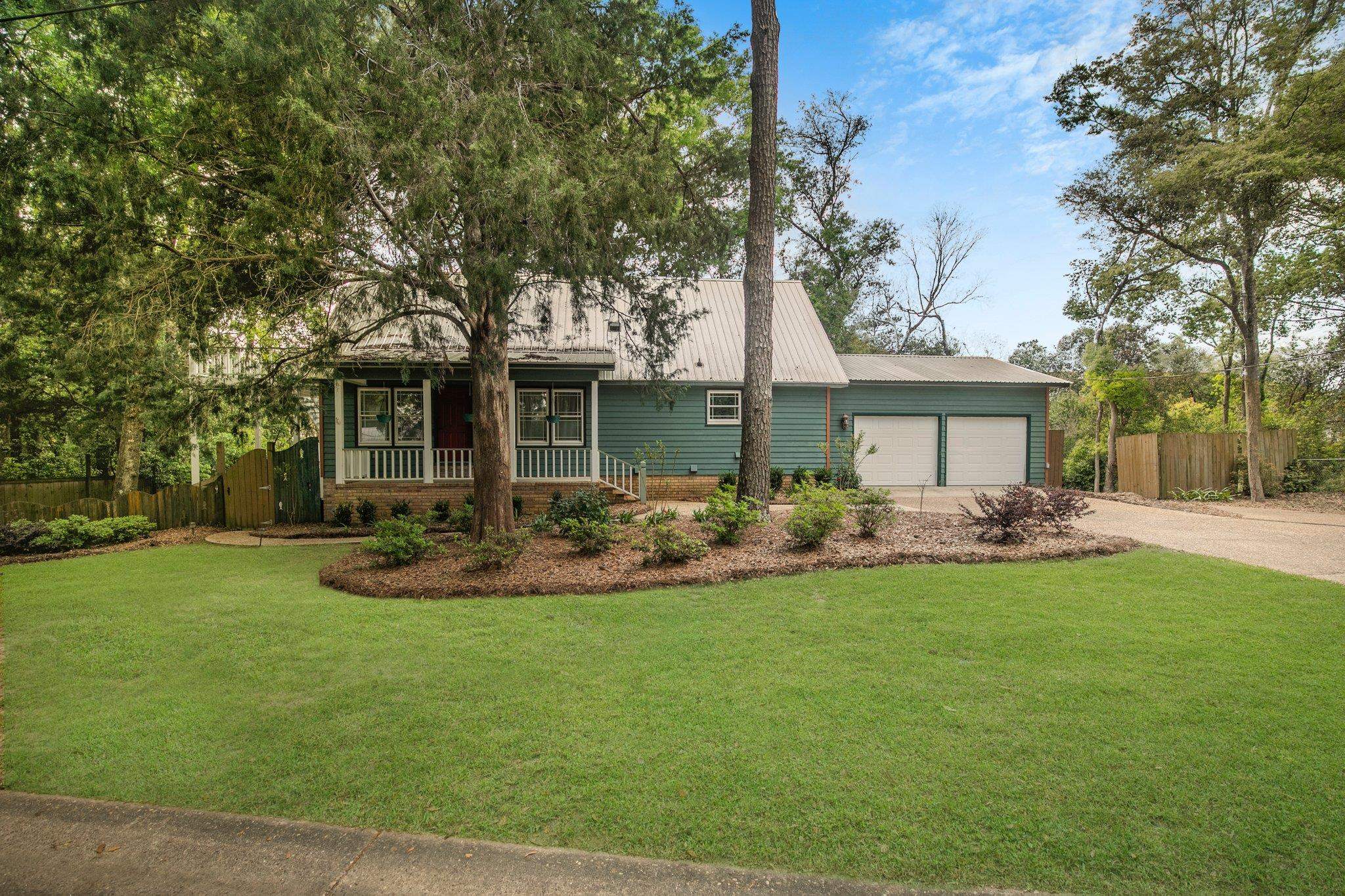 406 Wisteria Street Fairhope, AL 36532 - Photo 35 of 44