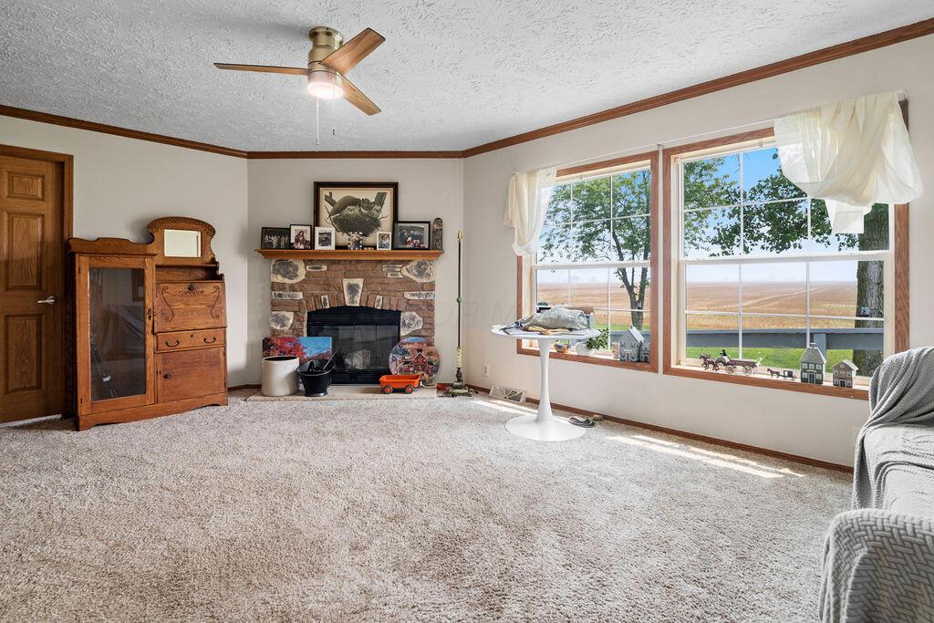 5800 North Section Line Road Radnor, OH 43066 - Photo 6 of 29 Family Room