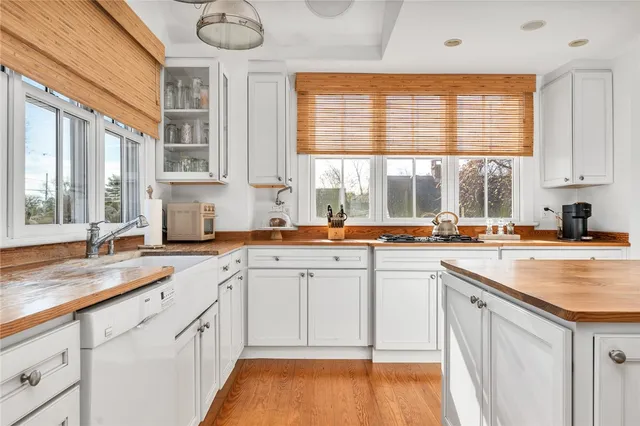 $3,300,000 | 43 Noyes Neck Road, Westerly, RI 02891