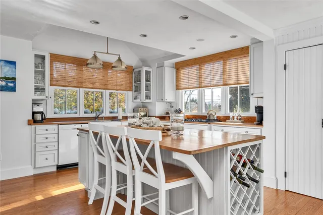 $3,300,000 | 43 Noyes Neck Road, Westerly, RI 02891