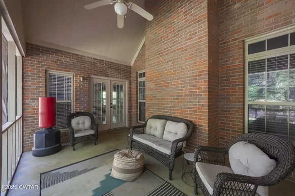 $355,000 | 5 Brentmeade Drive, Jackson, TN 38305