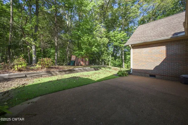 $355,000 | 5 Brentmeade Drive, Jackson, TN 38305