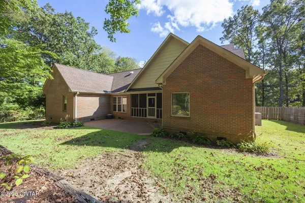 $355,000 | 5 Brentmeade Drive, Jackson, TN 38305