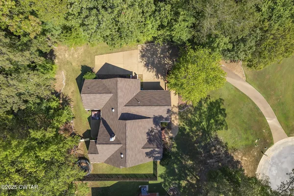 $355,000 | 5 Brentmeade Drive, Jackson, TN 38305
