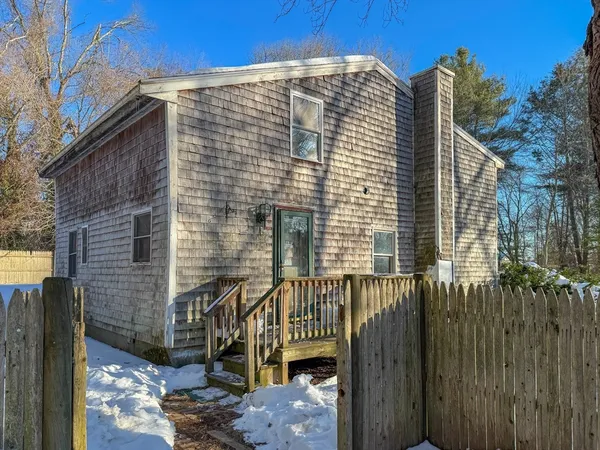 $400,000 | 23 5th Avenue, Lakeville, MA 02347