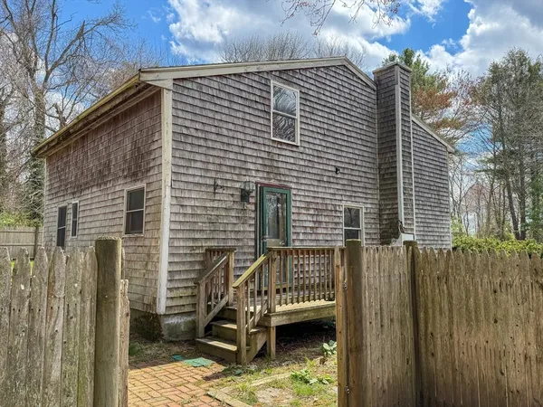 $390,000 | 23 5th Avenue, Lakeville, MA 02347