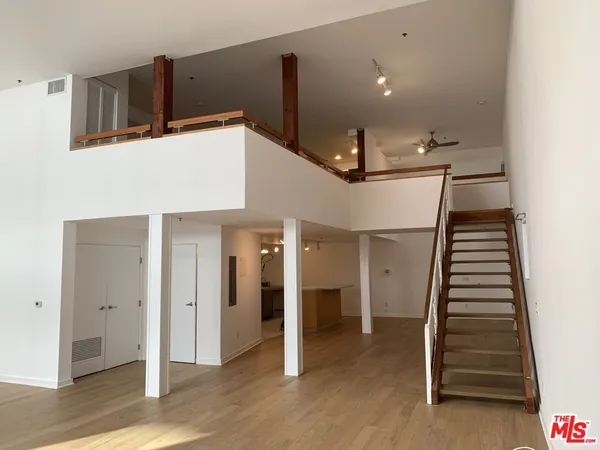 $1,478,000 | 615 Hampton Drive, Unit C101, Venice, CA 90291