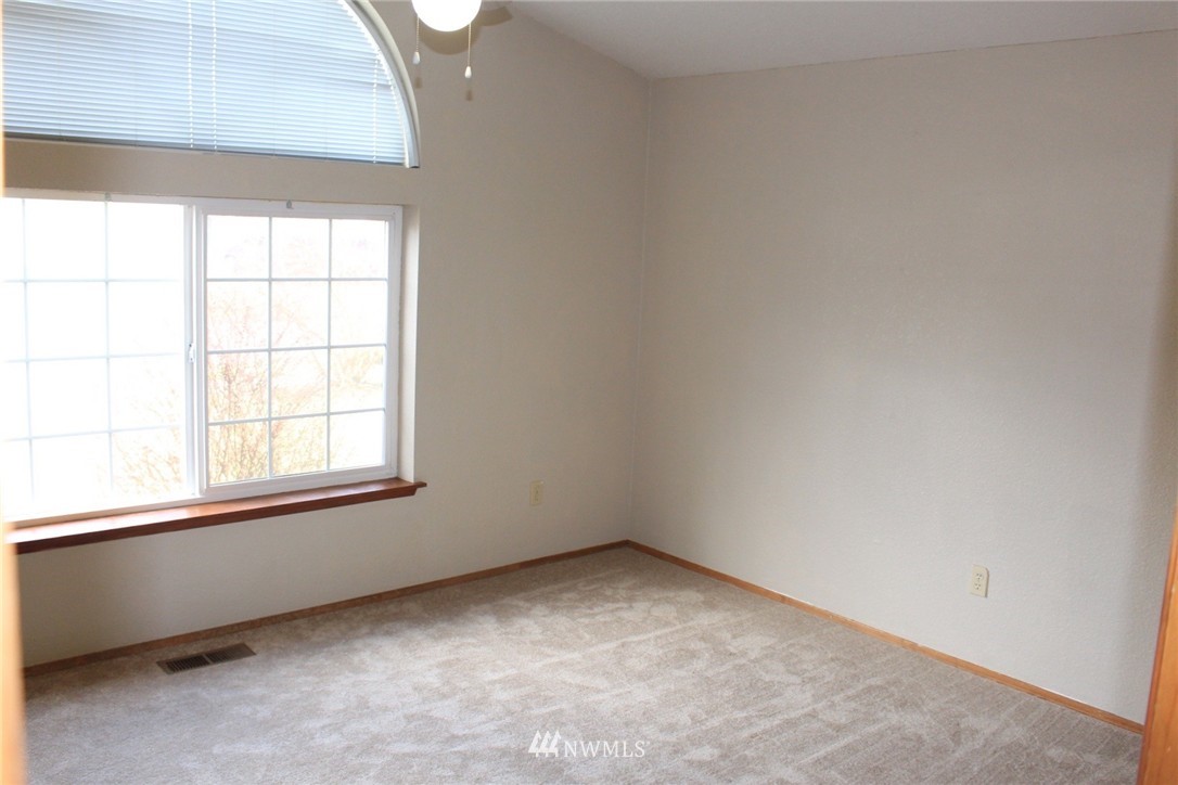 5906 Danials Loop Southeast Lacey, WA 98513 - Photo 11 of 19 Gallery Image 11