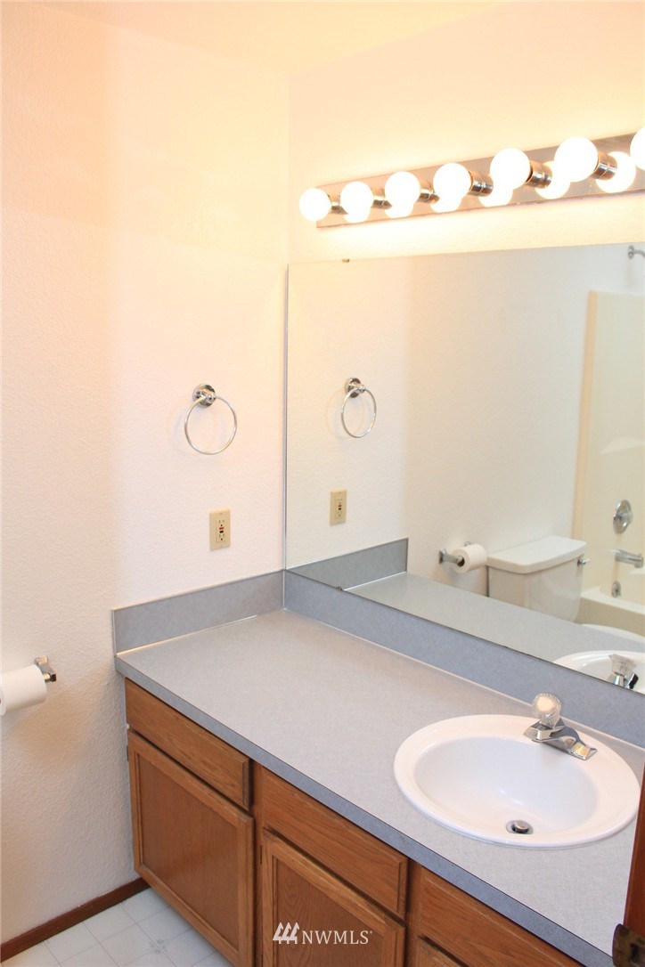 5906 Danials Loop Southeast Lacey, WA 98513 - Photo 12 of 19 Gallery Image 12