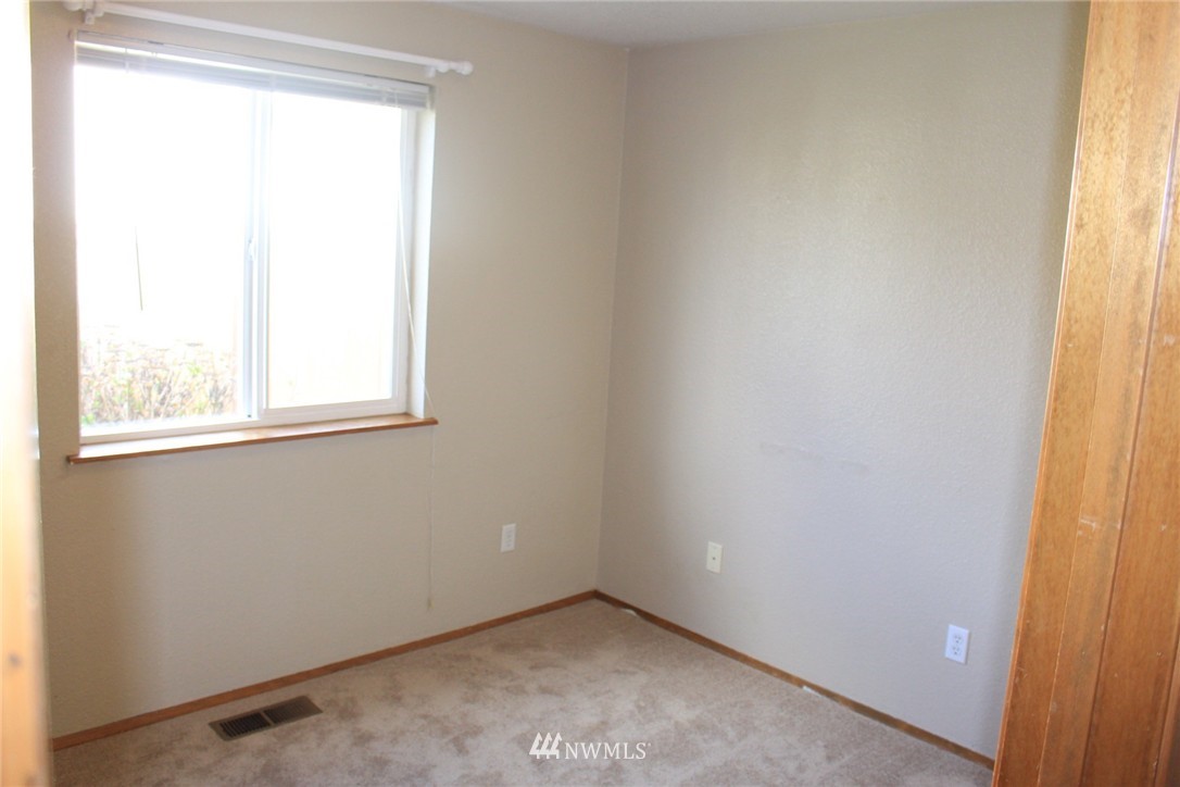 5906 Danials Loop Southeast Lacey, WA 98513 - Photo 13 of 19 Gallery Image 13