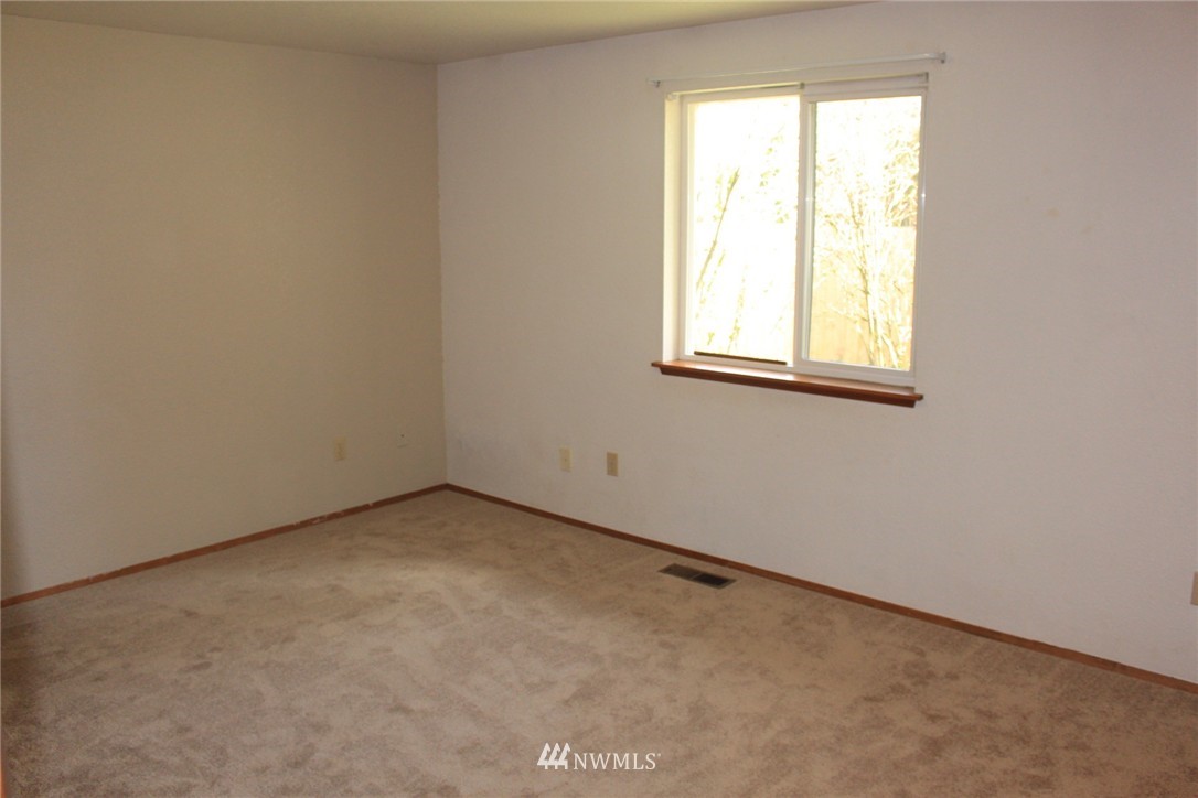 5906 Danials Loop Southeast Lacey, WA 98513 - Photo 15 of 19 Gallery Image 15