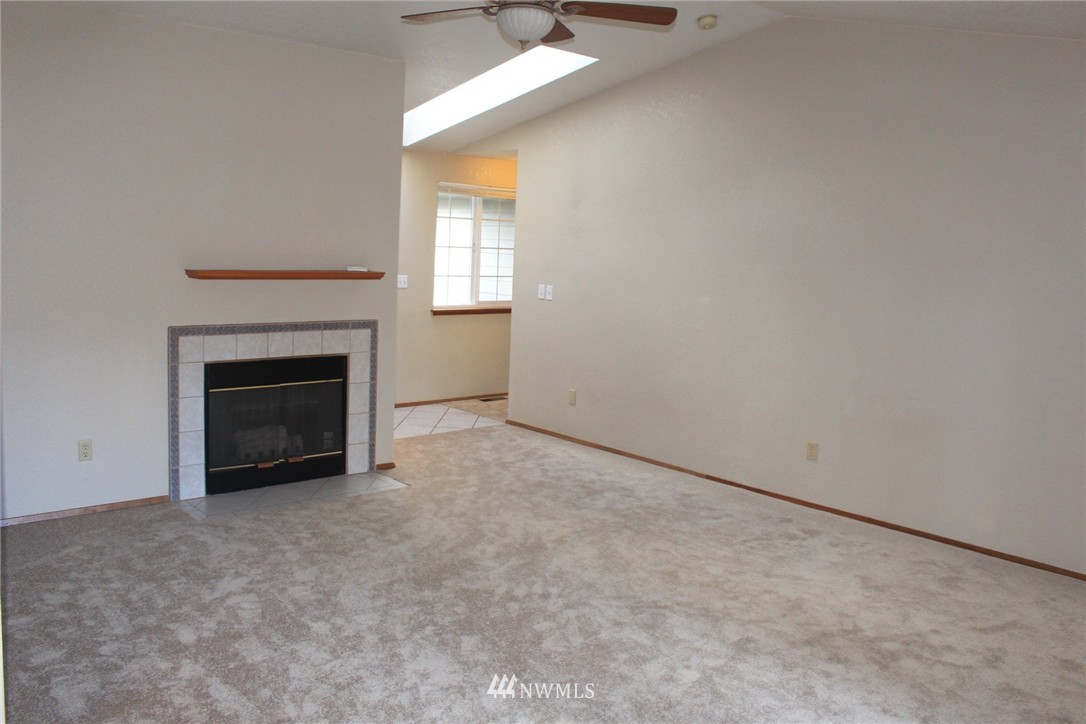 5906 Danials Loop Southeast Lacey, WA 98513 - Photo 4 of 19 Gallery Image 4