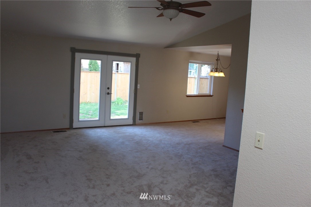 5906 Danials Loop Southeast Lacey, WA 98513 - Photo 5 of 19 Gallery Image 5