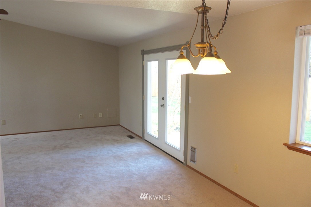 5906 Danials Loop Southeast Lacey, WA 98513 - Photo 6 of 19 Gallery Image 6