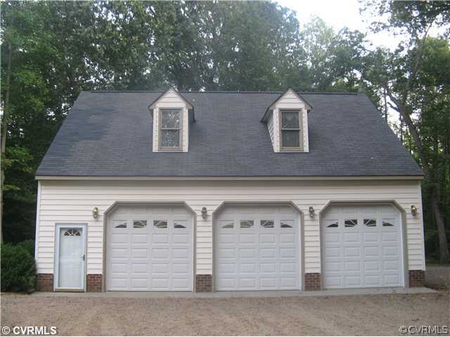Parking Lot/Garage - garage