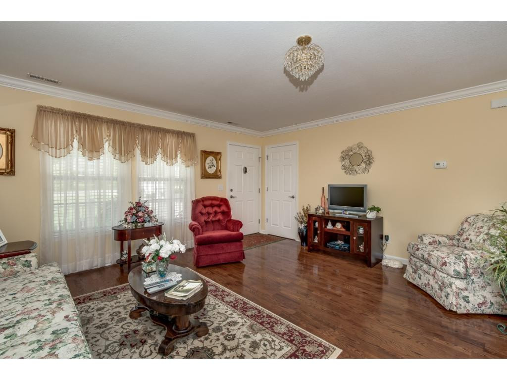 1725 Cooks Valley Road Kingsport, TN 37664 - Photo 5 of 35 Photo 5