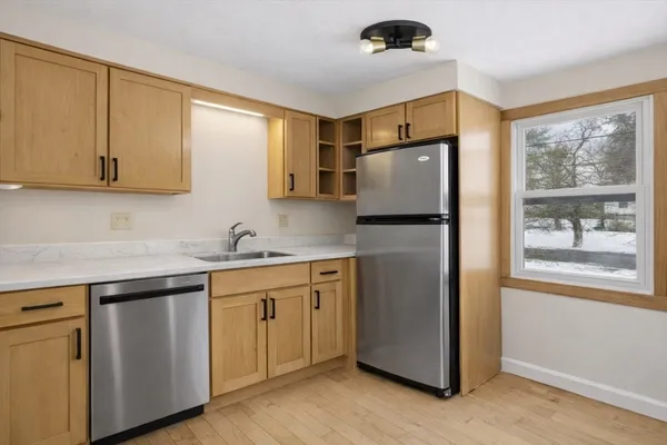 $3,900 | 105 Pomeroy Lane, Amherst, MA 01002
