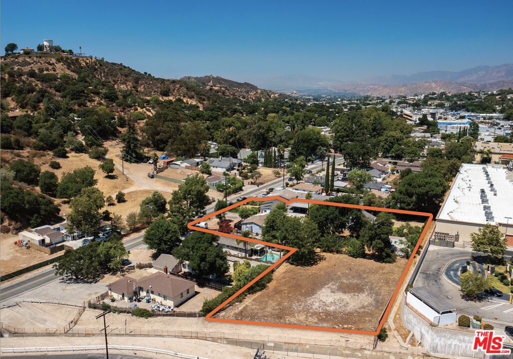 9722 Tujunga Canyon Boulevard Tujunga, CA 91042 - Photo 2 of 8