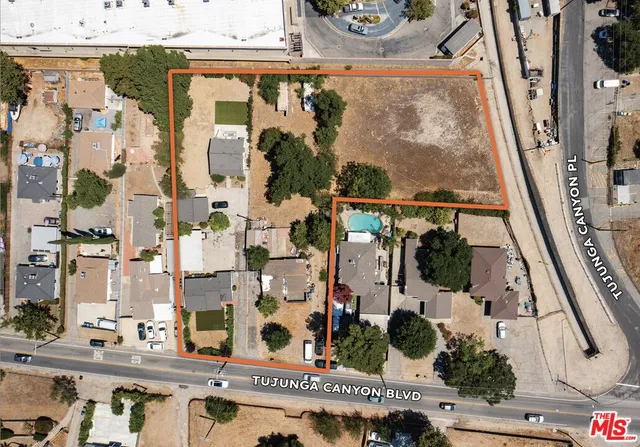 $2,575,000 | 9722 Tujunga Canyon Boulevard, Tujunga, CA 91042