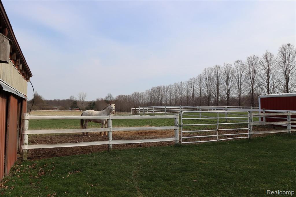 12439 Green Road Goodrich, MI 48438 - Photo 32 of 41