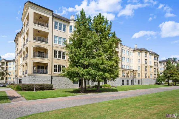 $3,200 | 998 Stanford Avenue, Unit 303, Baton Rouge, LA 70808