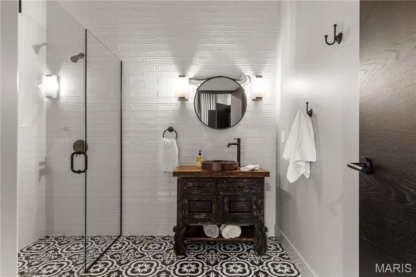 $3,150,000 | Undisclosed Address, St. Louis, MO 63108