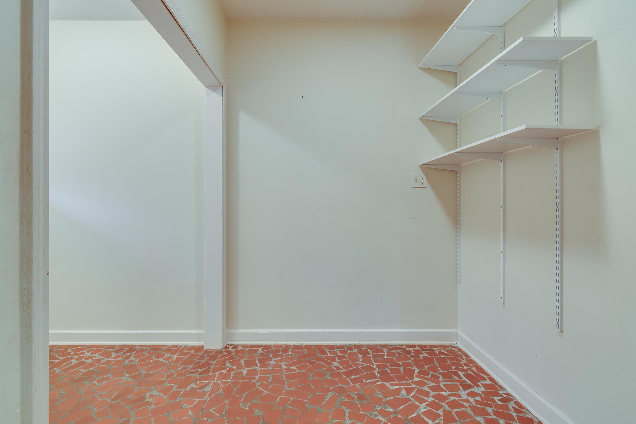 121 South Yates Road Memphis, TN 38120 - Photo 21 of 38 a view of room