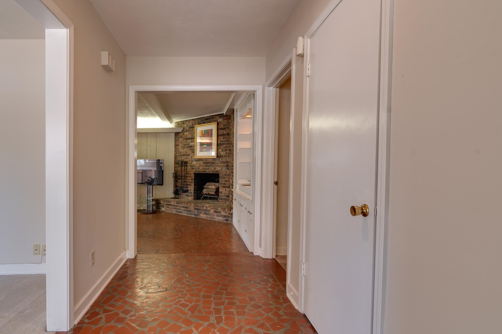 121 South Yates Road Memphis, TN 38120 - Photo 5 of 38 a view of a hallway with a livingroom and a yard