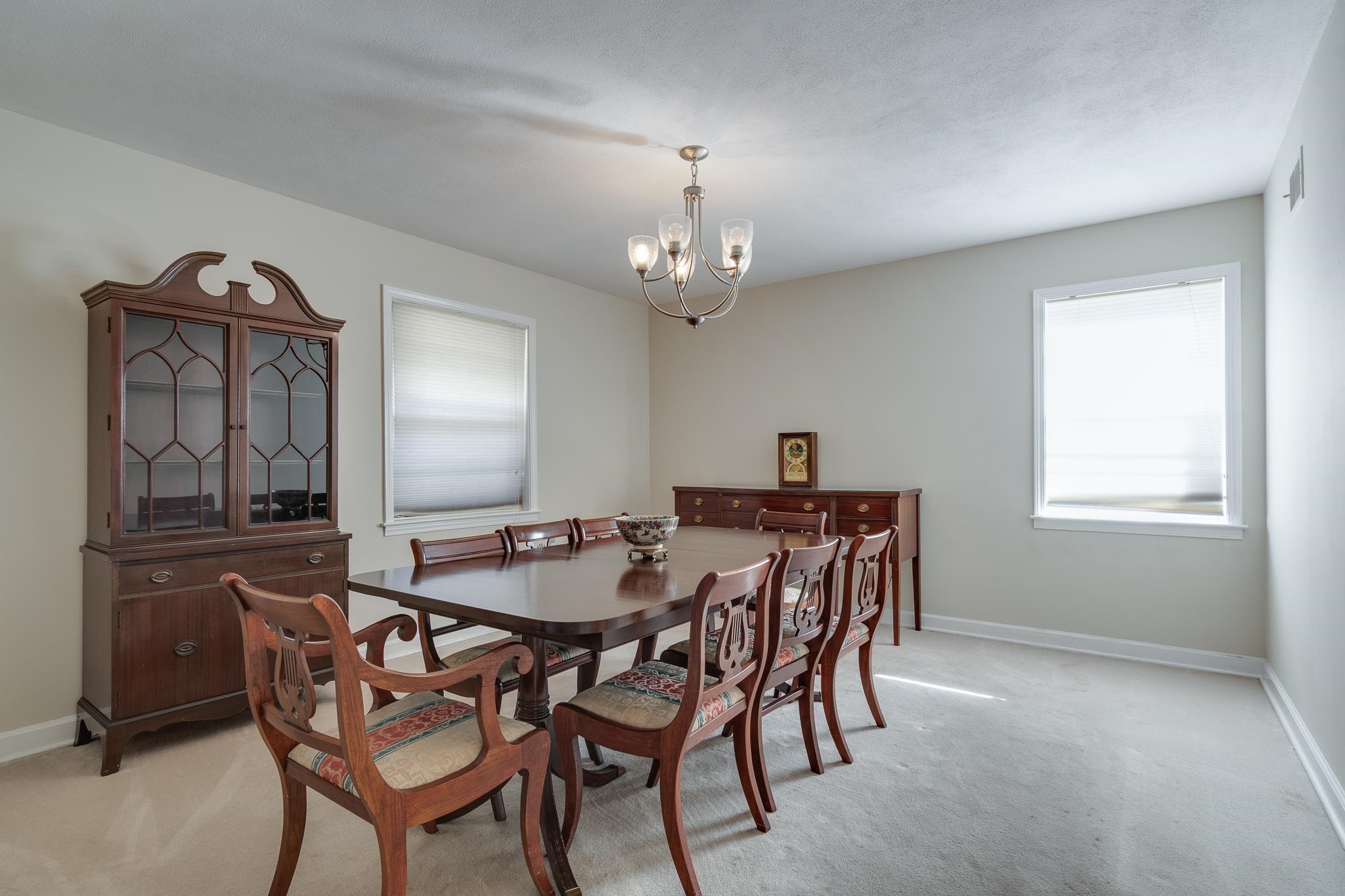 121 South Yates Road Memphis, TN 38120 - Photo 8 of 38 a dining room with furniture and window