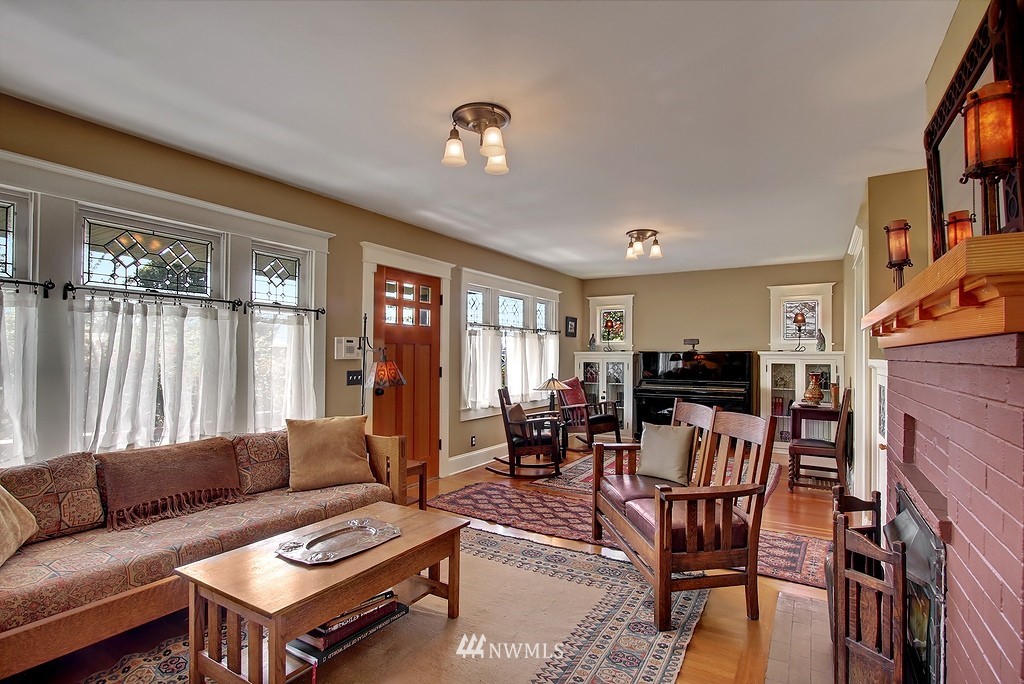5622 Keystone Place North Seattle, WA 98103 - Photo 4 of 15 Gallery Image 4