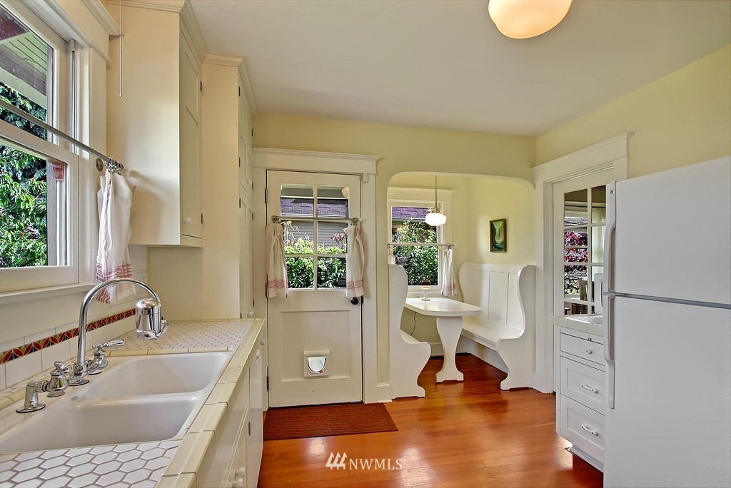 5622 Keystone Place North Seattle, WA 98103 - Photo 8 of 15 Gallery Image 8