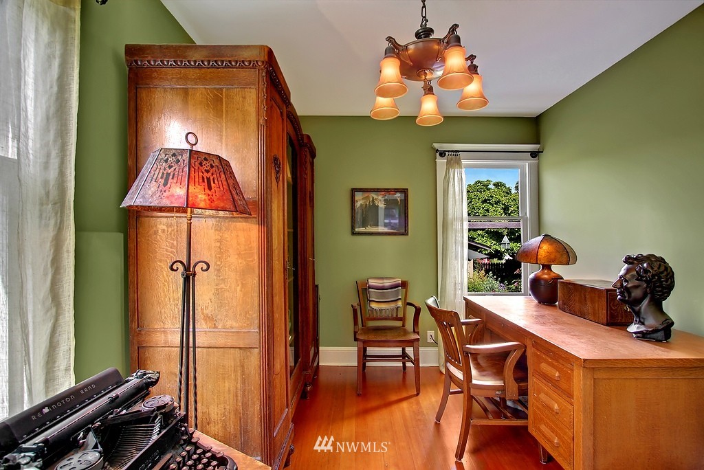 5622 Keystone Place North Seattle, WA 98103 - Photo 10 of 15 Gallery Image 10