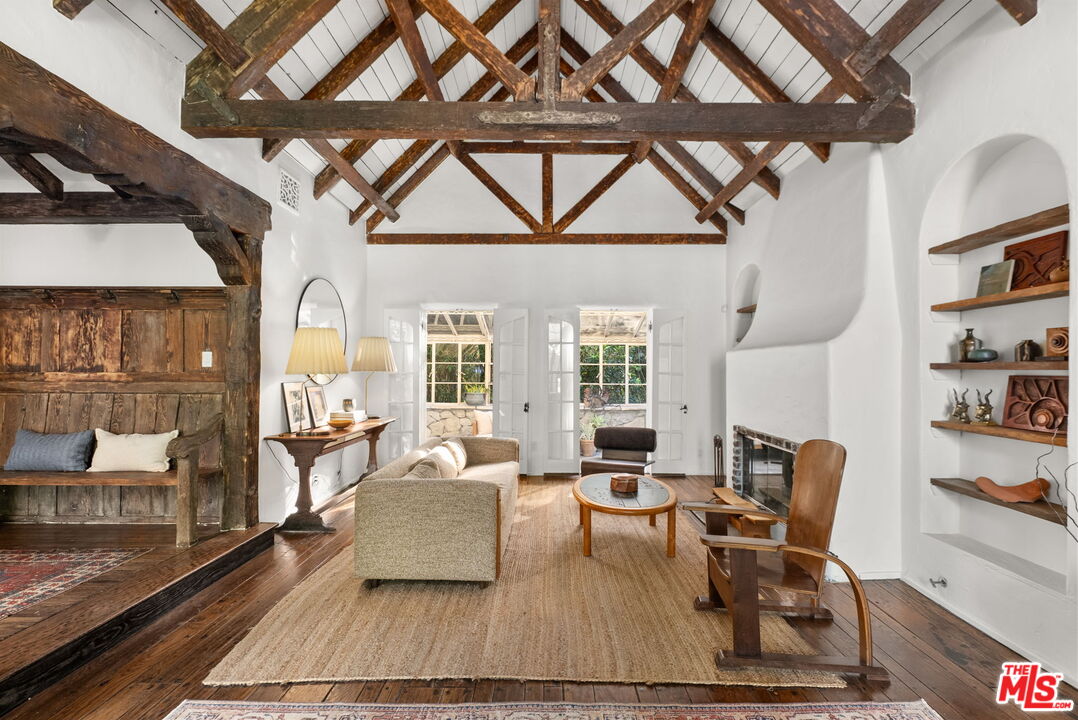 20 Latimer Road Santa Monica, CA 90402 - Photo 11 of 50