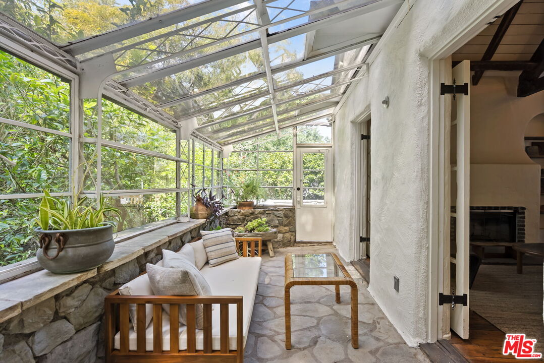 20 Latimer Road Santa Monica, CA 90402 - Photo 13 of 50