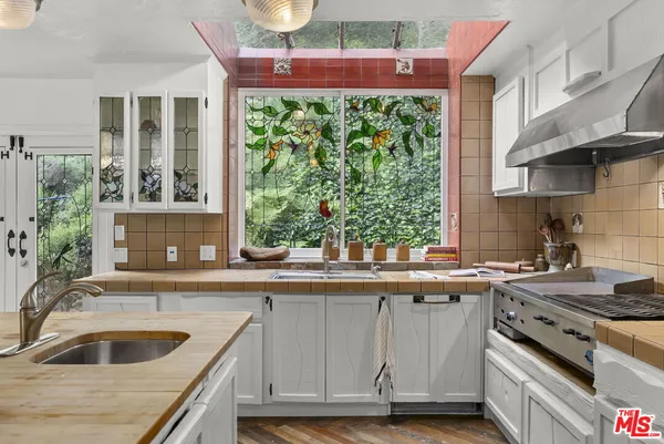 $7,775,000 | 20 Latimer Road, Santa Monica, CA 90402