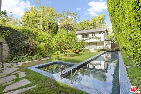$7,775,000 | 20 Latimer Road, Santa Monica, CA 90402