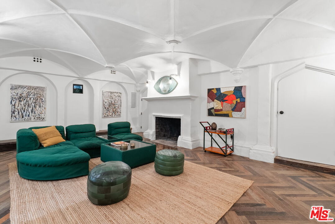 20 Latimer Road Santa Monica, CA 90402 - Photo 35 of 50