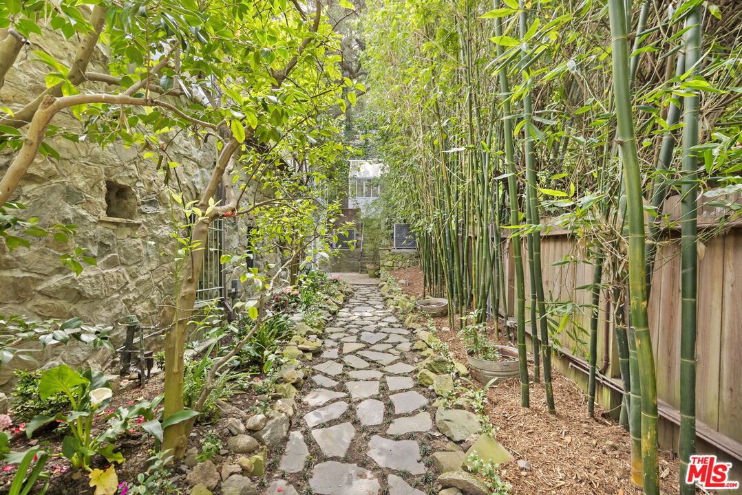 20 Latimer Road Santa Monica, CA 90402 - Photo 44 of 50