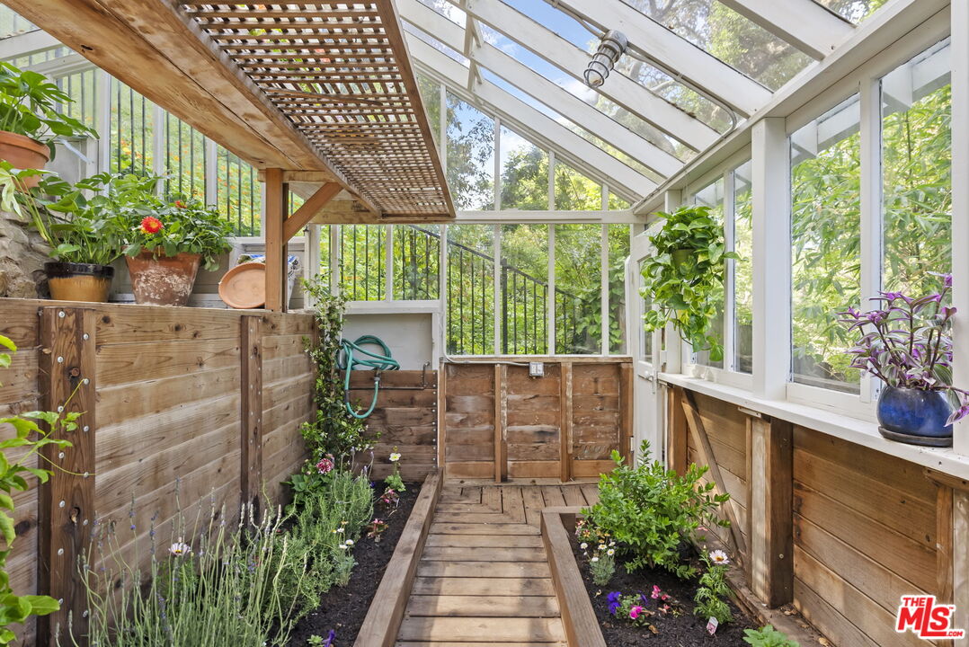 20 Latimer Road Santa Monica, CA 90402 - Photo 45 of 50