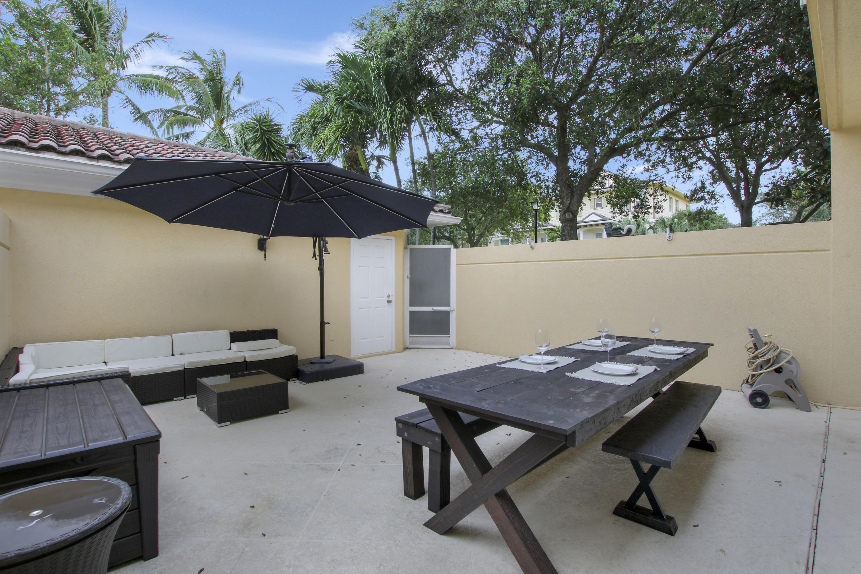 1603 Frederick Small Road Jupiter, FL 33458 - Photo 25 of 36 Courtyard