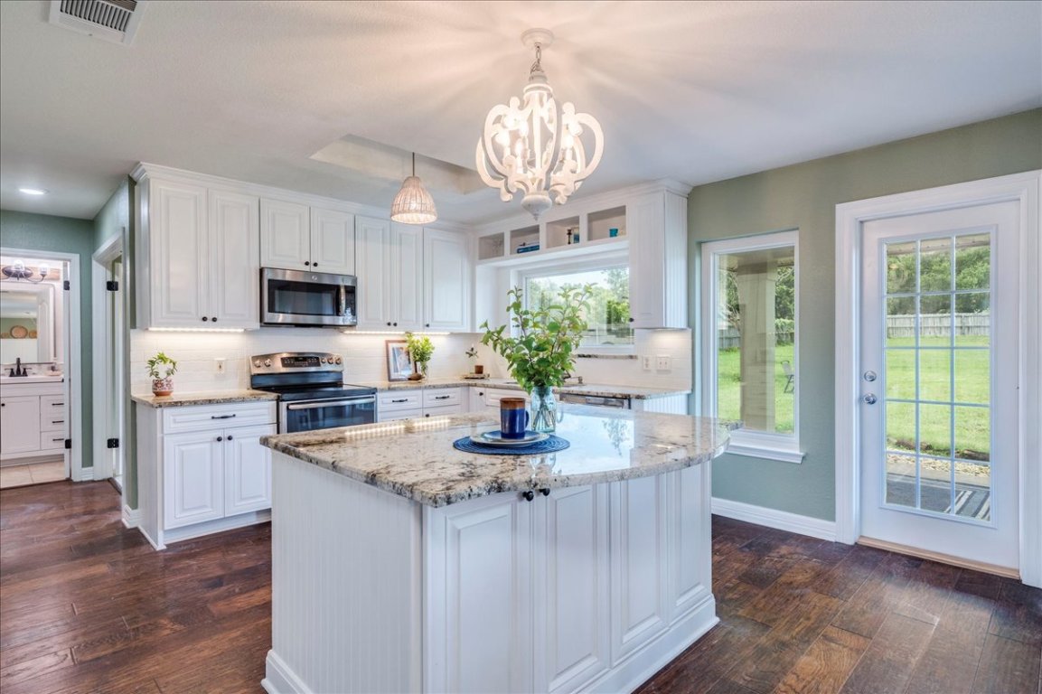 200 South Prairie Ln