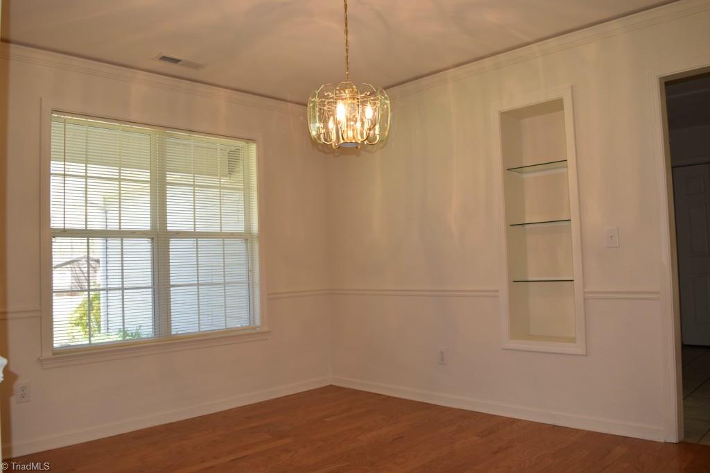 8793 Circle Drive Rural Hall, NC 27045 - Photo 7 of 15 Dining room.