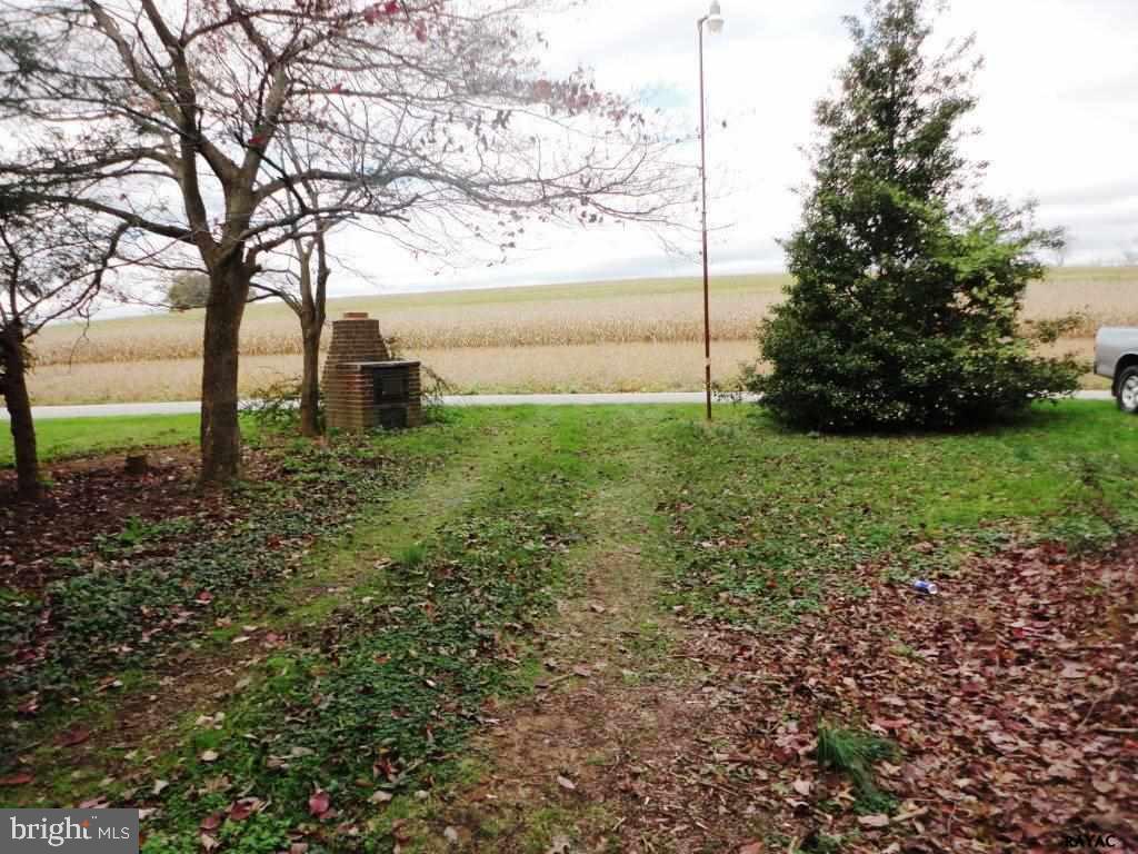 39 West Hanover Street Spring Grove, PA 17362 - Photo 8 of 28