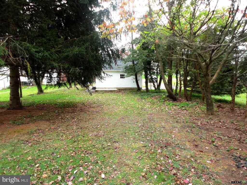 39 West Hanover Street Spring Grove, PA 17362 - Photo 9 of 28