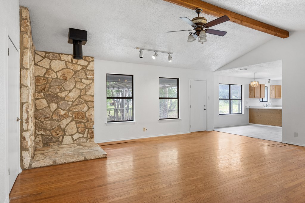 127 Whitetail Road Kerrville, TX 78028 - Photo 2 of 33