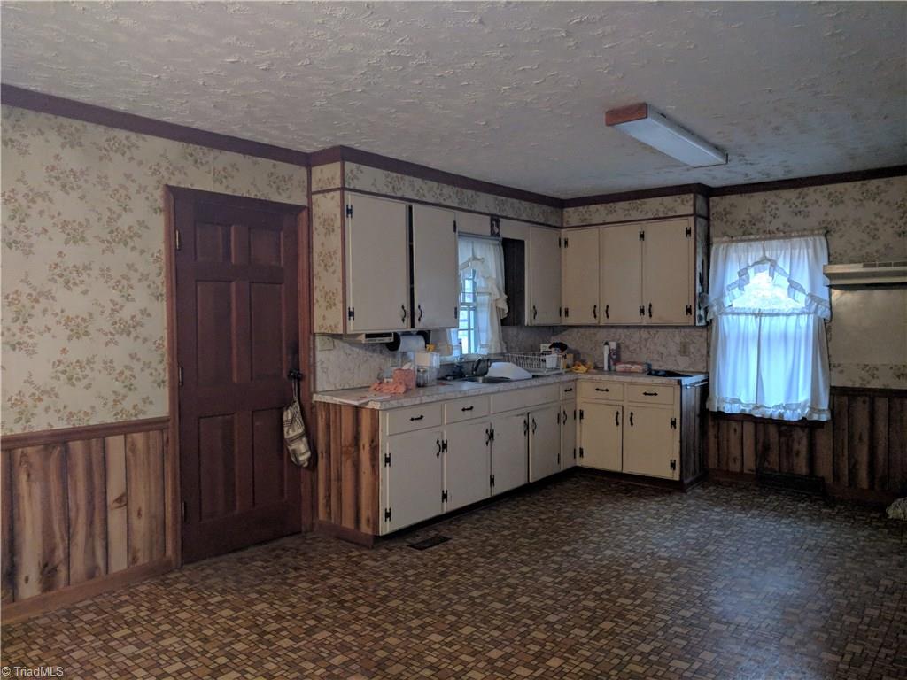 6915 Ridge Road Tobaccoville, NC 27050 - Photo 6 of 21 Gallery Image 6