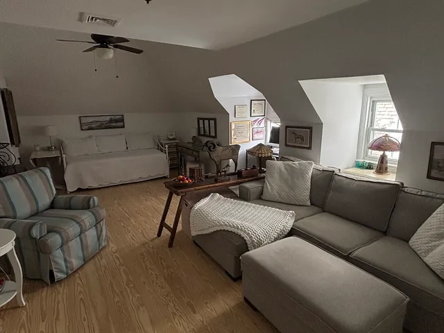 $2,400 | 5 Horton Street, Unit F, Newburyport, MA 01950